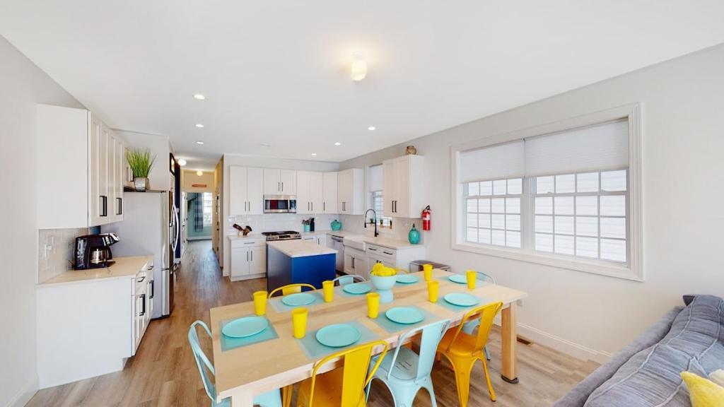 Beach House Steps Away From The Boardwalk And Beach With Ocean Views In Seaside Heights! Exterior photo