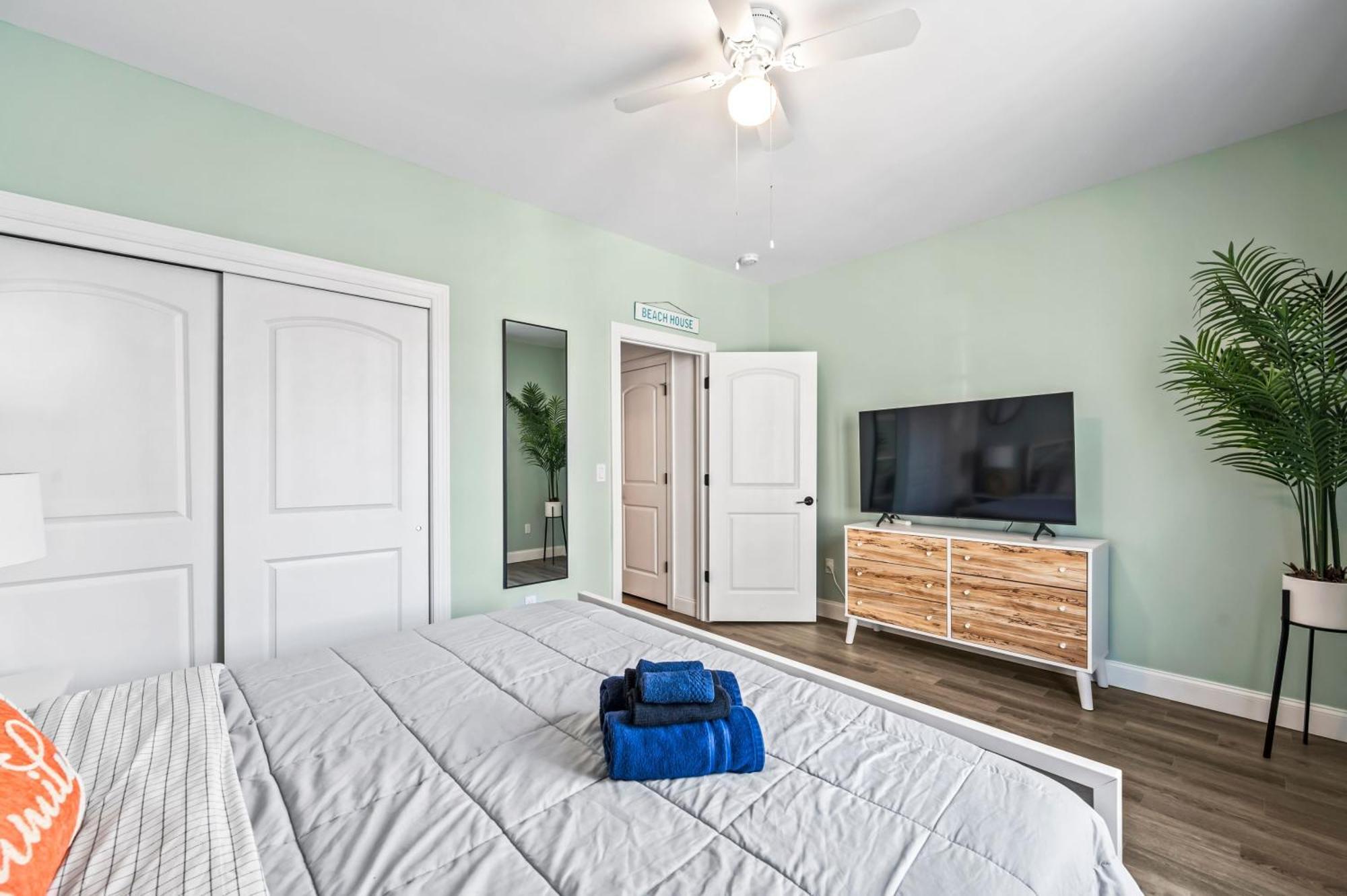 Beach House Steps Away From The Boardwalk And Beach With Ocean Views In Seaside Heights! Exterior photo
